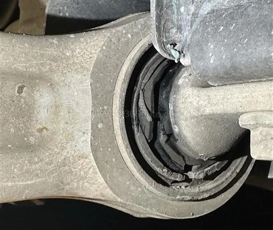 Rubber sleeve cracking
